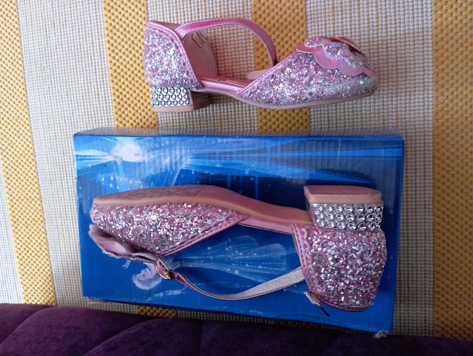 Buty księżniczki z Krainy Lodu