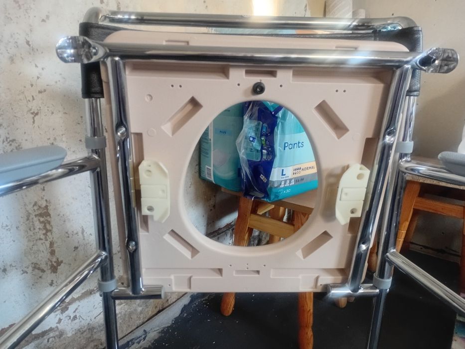 Стул-крісло гігієнічне туалетне