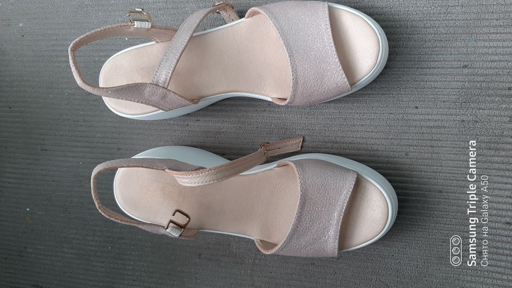 Босоножки 2022