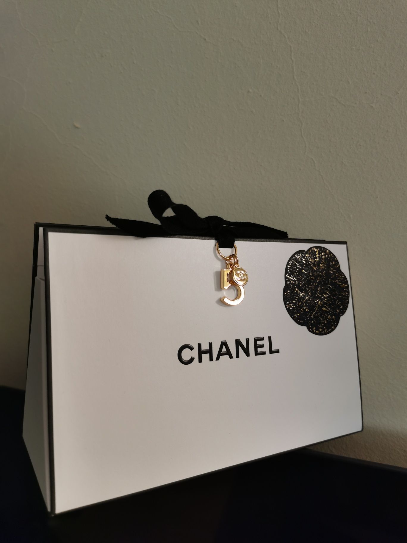 Chanel charms nr. 5z kolekcji Christmas 2023