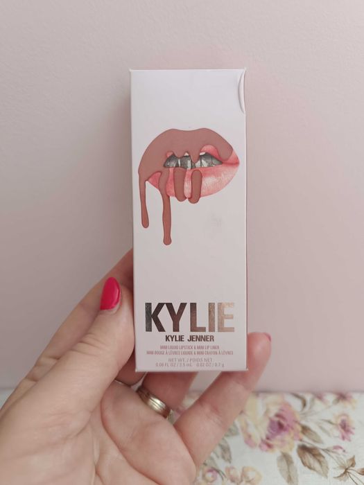 Kylie Jenner liquid lipstick and lip liner błyszczyk i konturówka NOWY