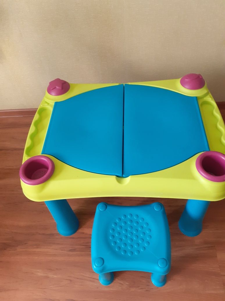 Stolik dla dzieci edukacyjno-zabawowy z krzesełkiem