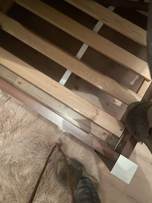 Łóżko drewniane 140 x 200 bez materaca