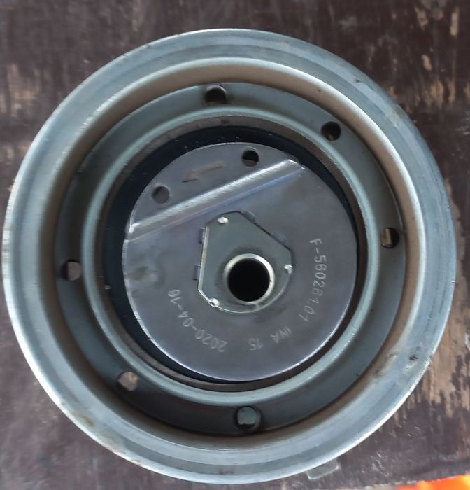 Продам натяжной ролик шкода а5 1.6 мпи, бу состояние отличное.