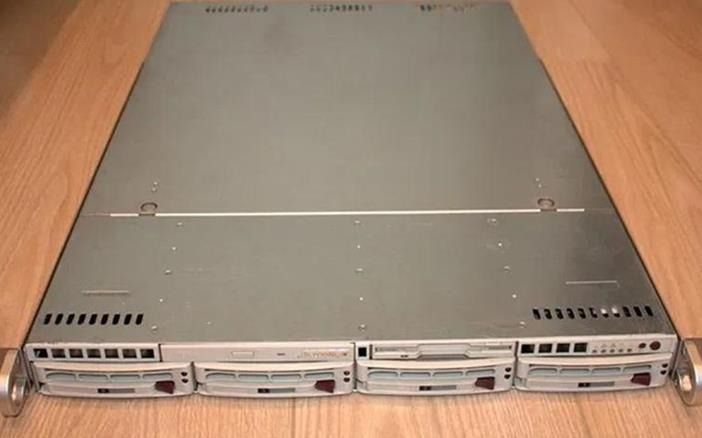 бу серверочек. Supermicro superserver cse-823i-550