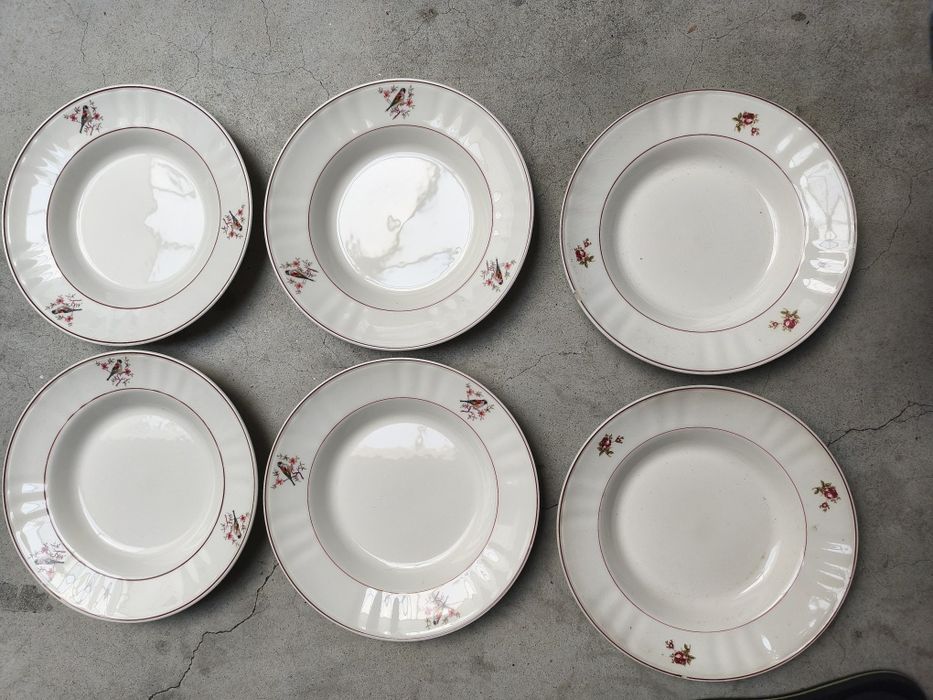 Pratos de sopa motivo passarinhos e flores