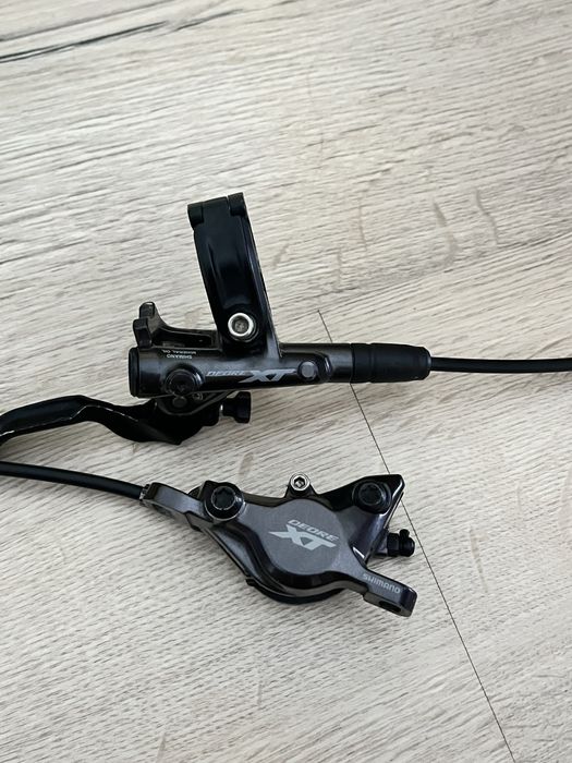 Freio traseiro hidráulico Shimano XT M8100