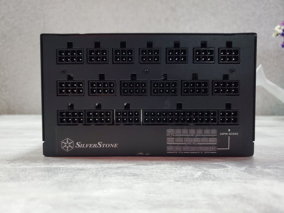 Блок живлення 1650W Gold модульний