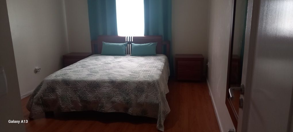 Mobília de quarto em cerejeira