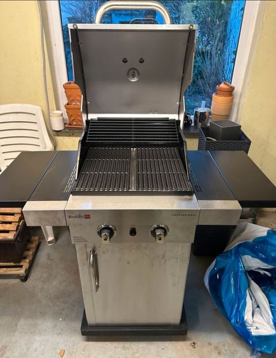 Продам газовий гриль Char Broil