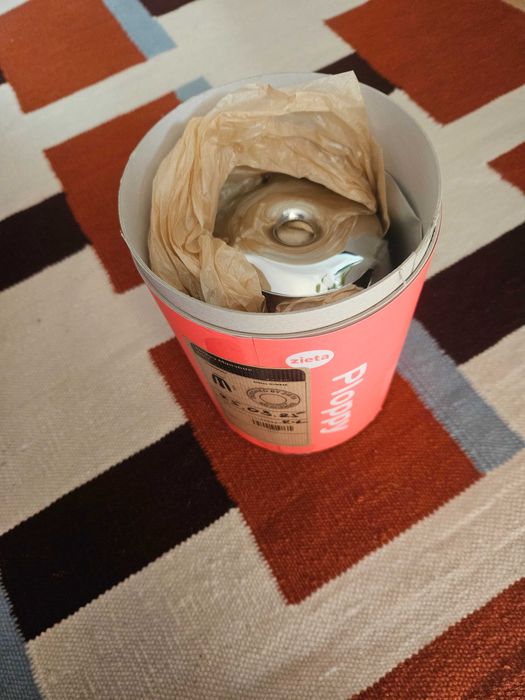 Ploppy Miniature miniatura stołka Plopp Oskar Zięta