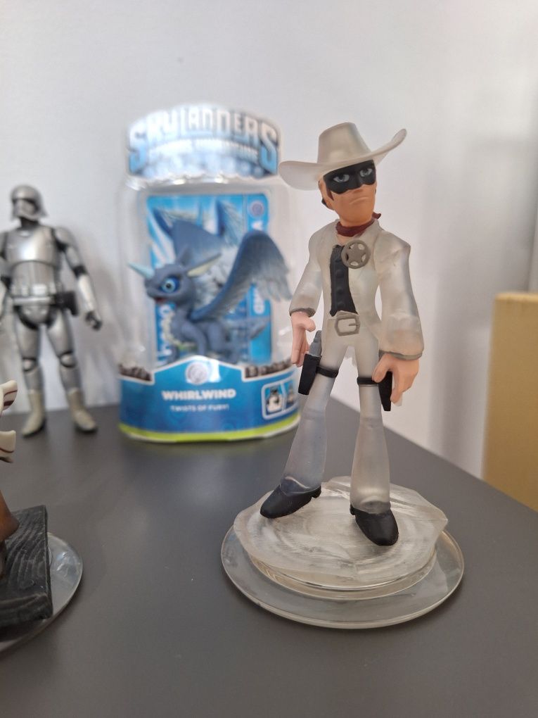 Conjunto de figuras Star Wars - disney infinity e Skylanders