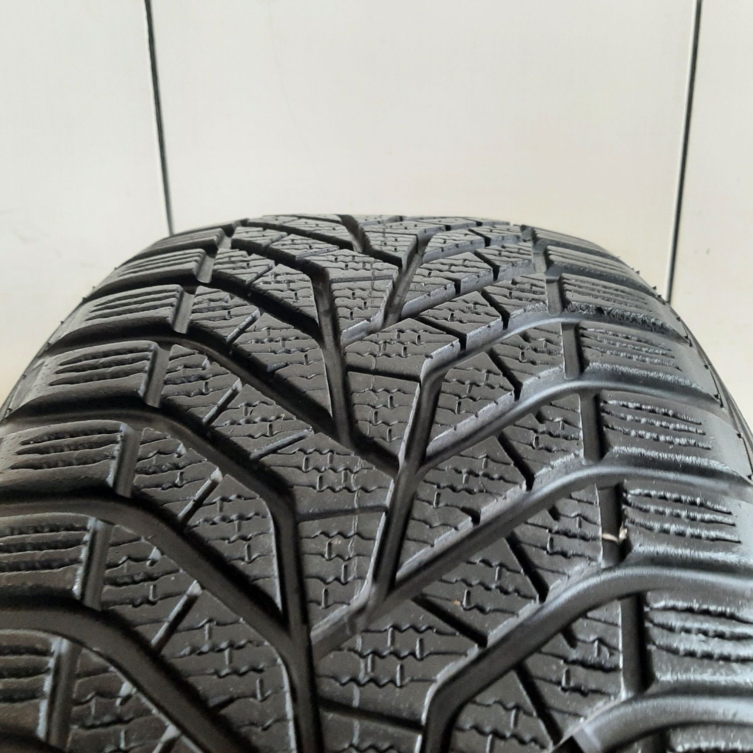 Opona Zimowa YOKOHAMA 225/50R17 94H