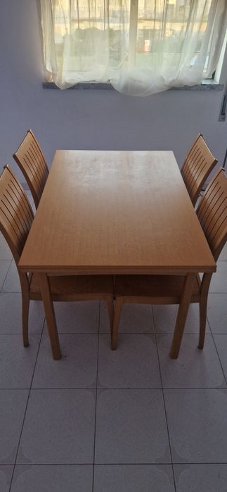 Mesa de jantar extensível