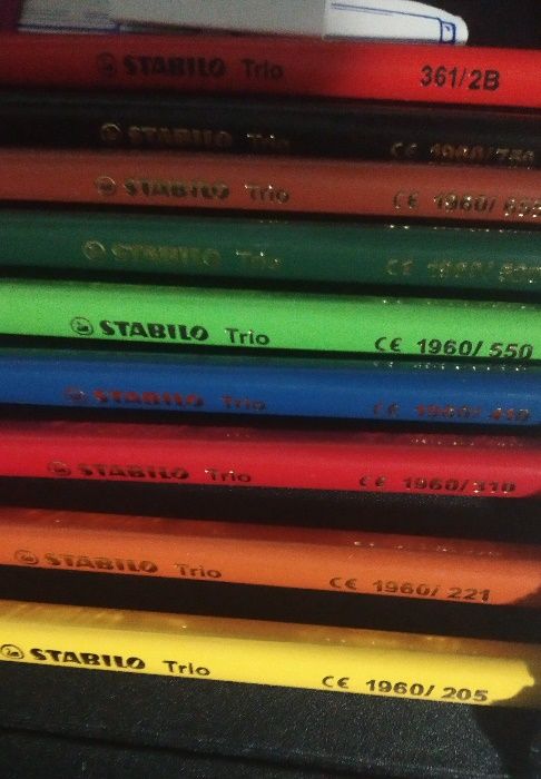 Estojo Completo HELLO KITTY Sanrio License ORIGINAL 30 peças NOVO