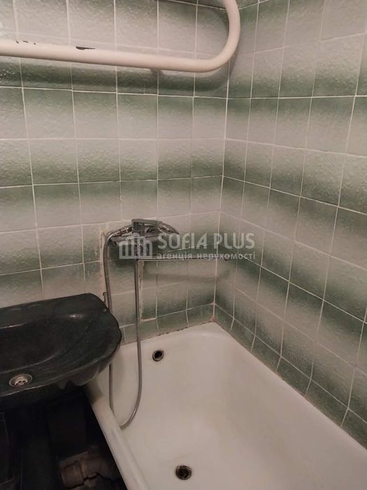 Срочно! 2к, Березняківська вул. 30а, недорого