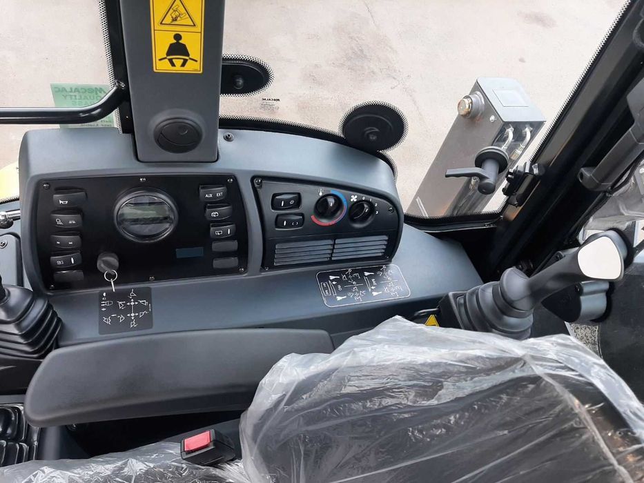 Екскаватор-навантажувач Mecalac TLB 870 SS новий