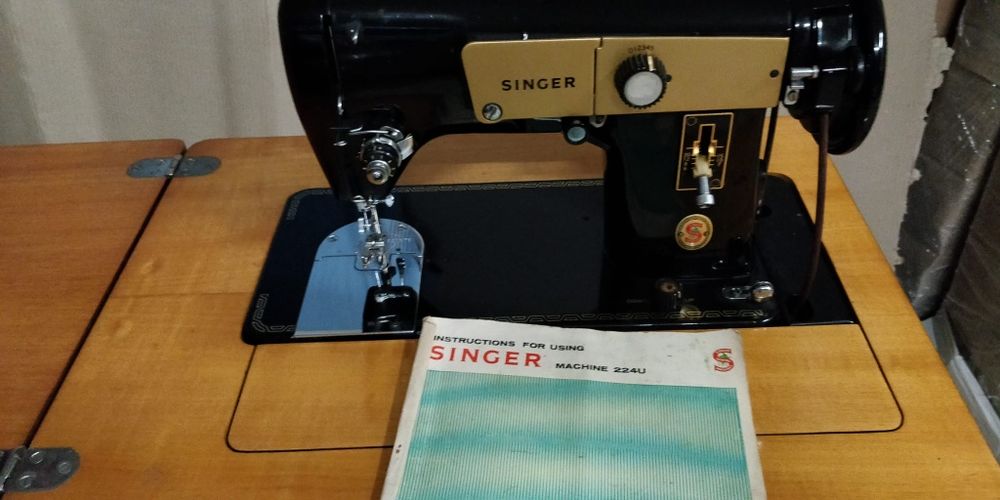 Máquina costura Singer, modelo especial Machine 224U