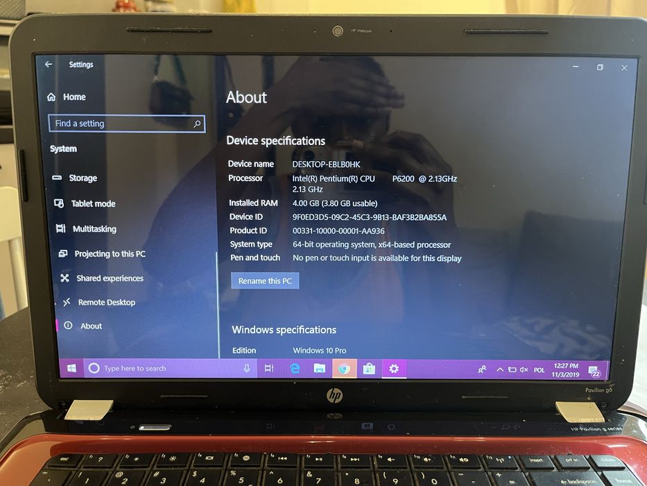 Czerwono-czarny laptop HP Pavilion G6 G z systemem Windows 10 Pro
