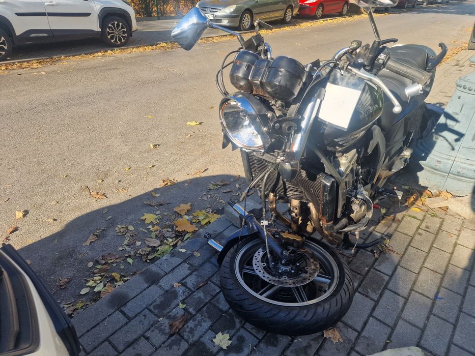 Honda cbf Na 600  z 2008 roku. Na wtrysku paliwa.