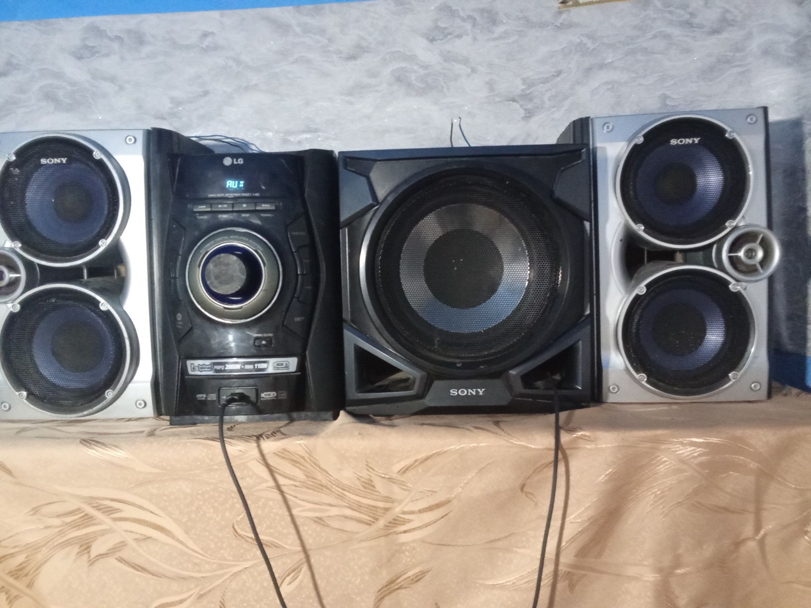 Музичний центр LG