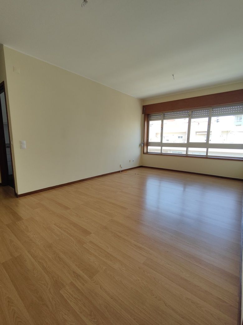 Apartamento T3 para arrendar - rua estado da Índia (Vila Nova de Gaia)