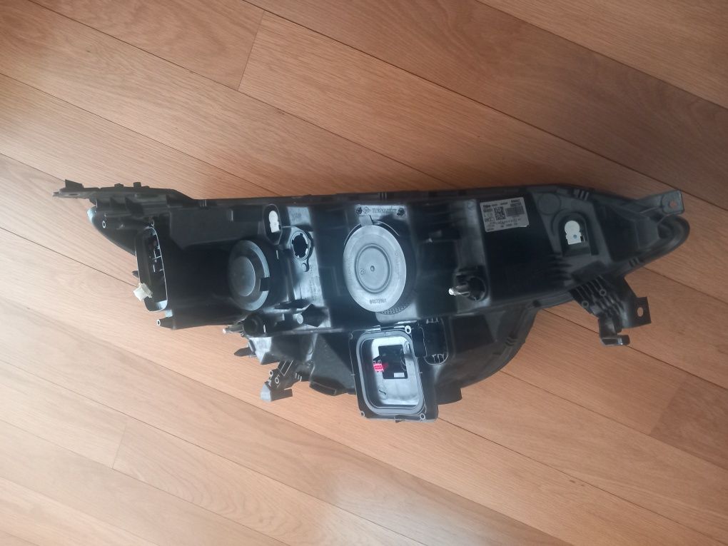 Farol optica frente esquerda LED original Renault Megane IV ano 2018