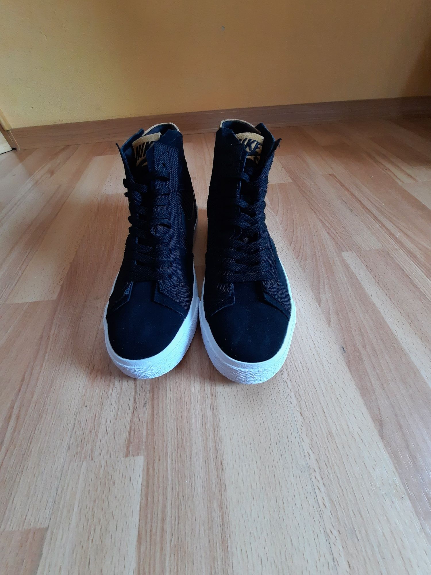 Оригінальні чоловічі кросівки Nike SB Zoom Blazer Mid Premium (DV7898-