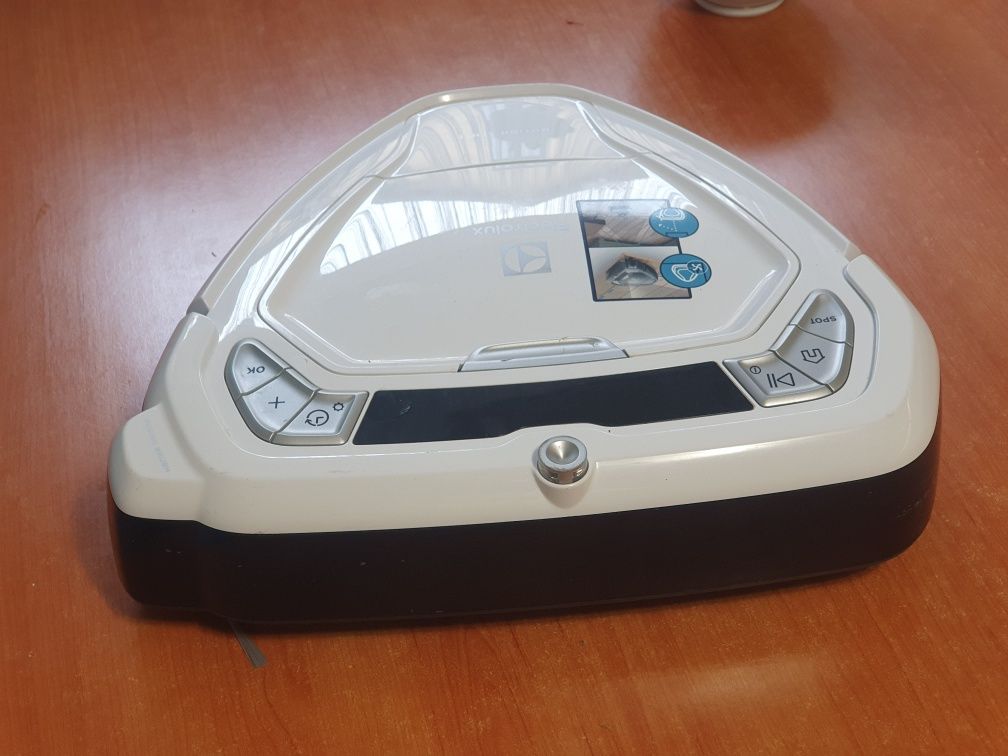 Robot odkurzajacy Electrolux ERV5100IW odkurzacz Motion Sense