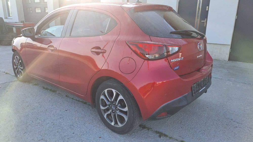 mazda 2  1.5 benzyna 17rok 56tys przebieg
