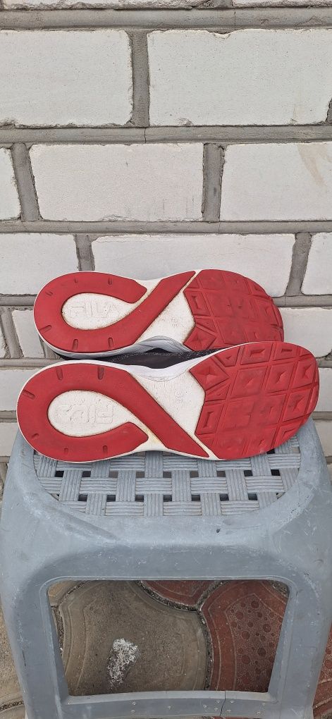 FILA кроссовки оригинальные раз 45-45,5