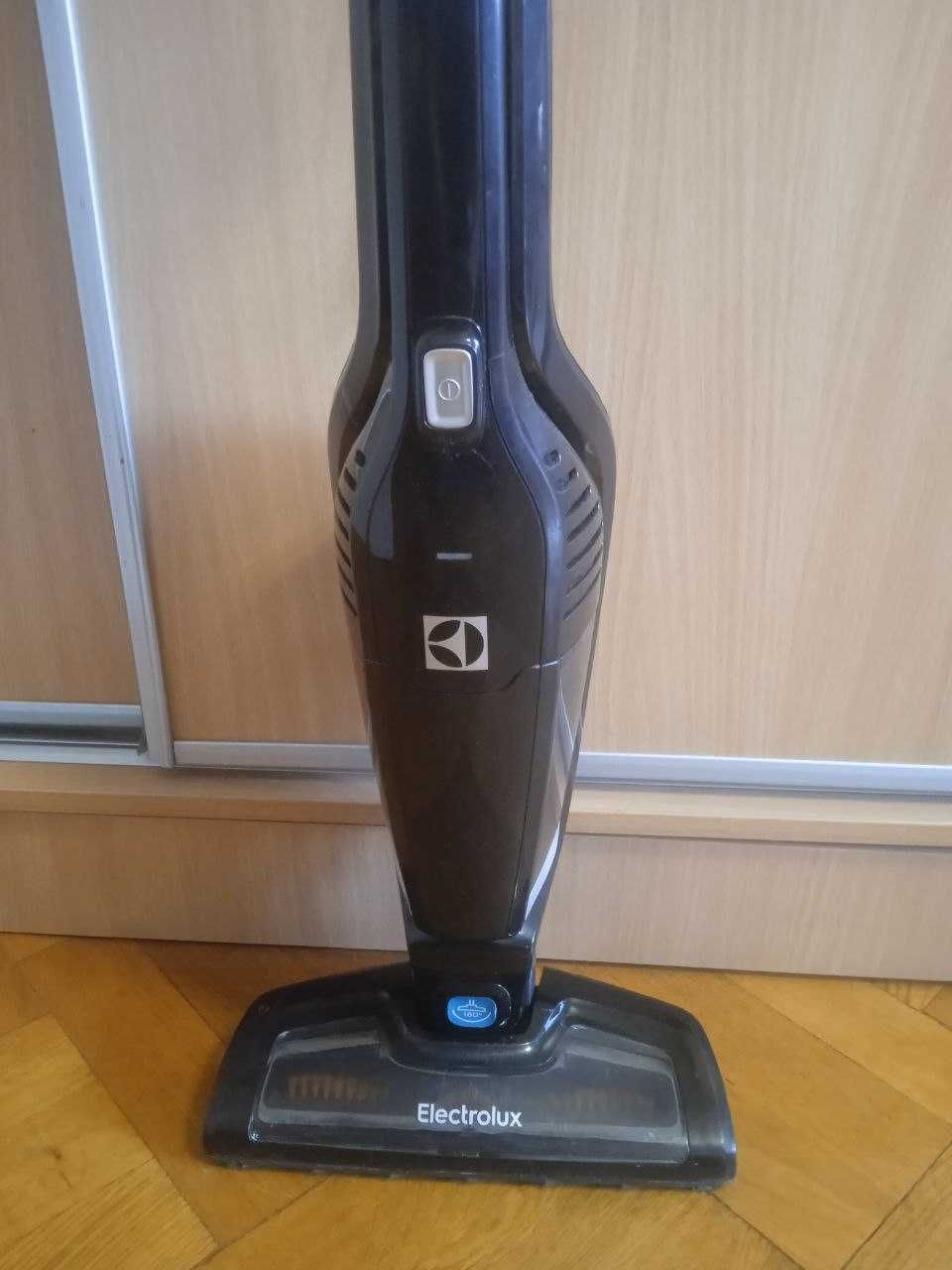 Ручной пылесос Electrolux Ergorapido Classic EERC70EB, новый аккум.
