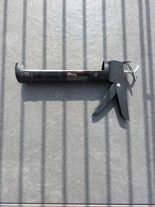 Pistolet, wyciskacz do silikonu