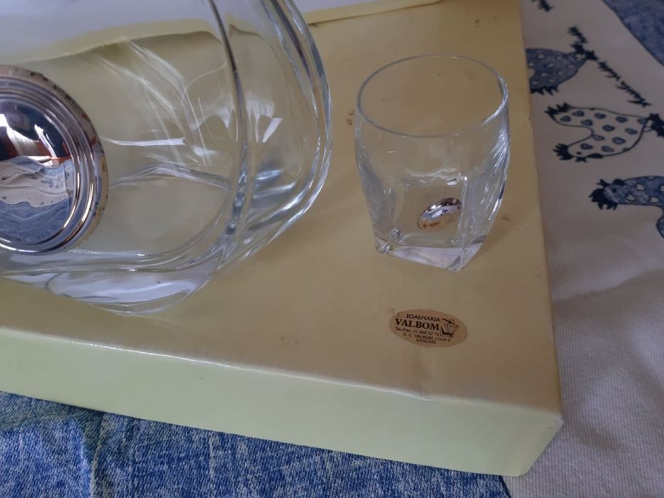 Vendo conjunto em cristal com aplicação em Prata da VALBOM, composto p