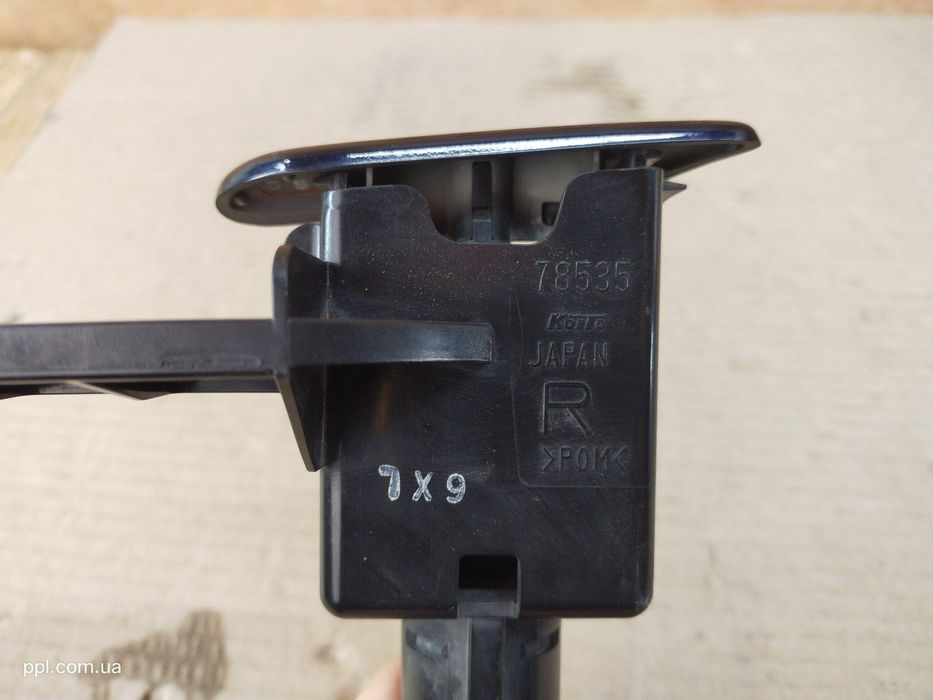 Lexus IS II 2005-2013 Форсунка омывателя фары правая