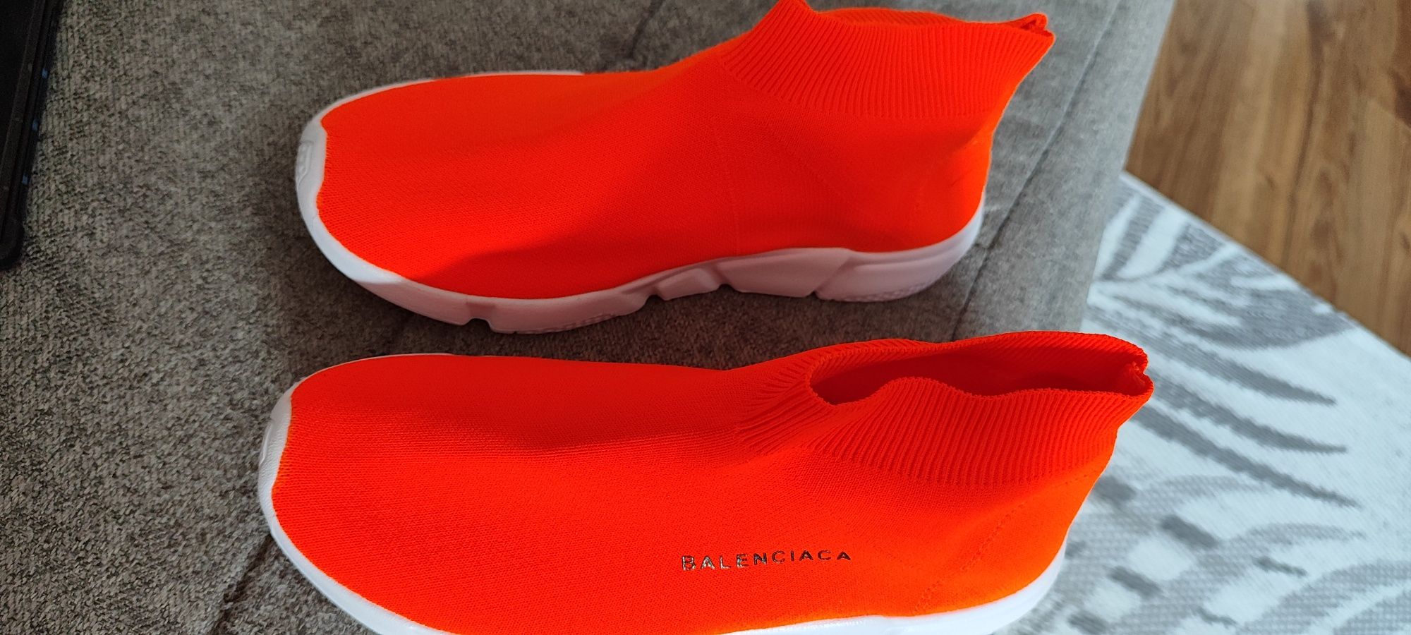 Buty snikers skarpety haluksy adidasy sportowe neon gumki sneakersy r.