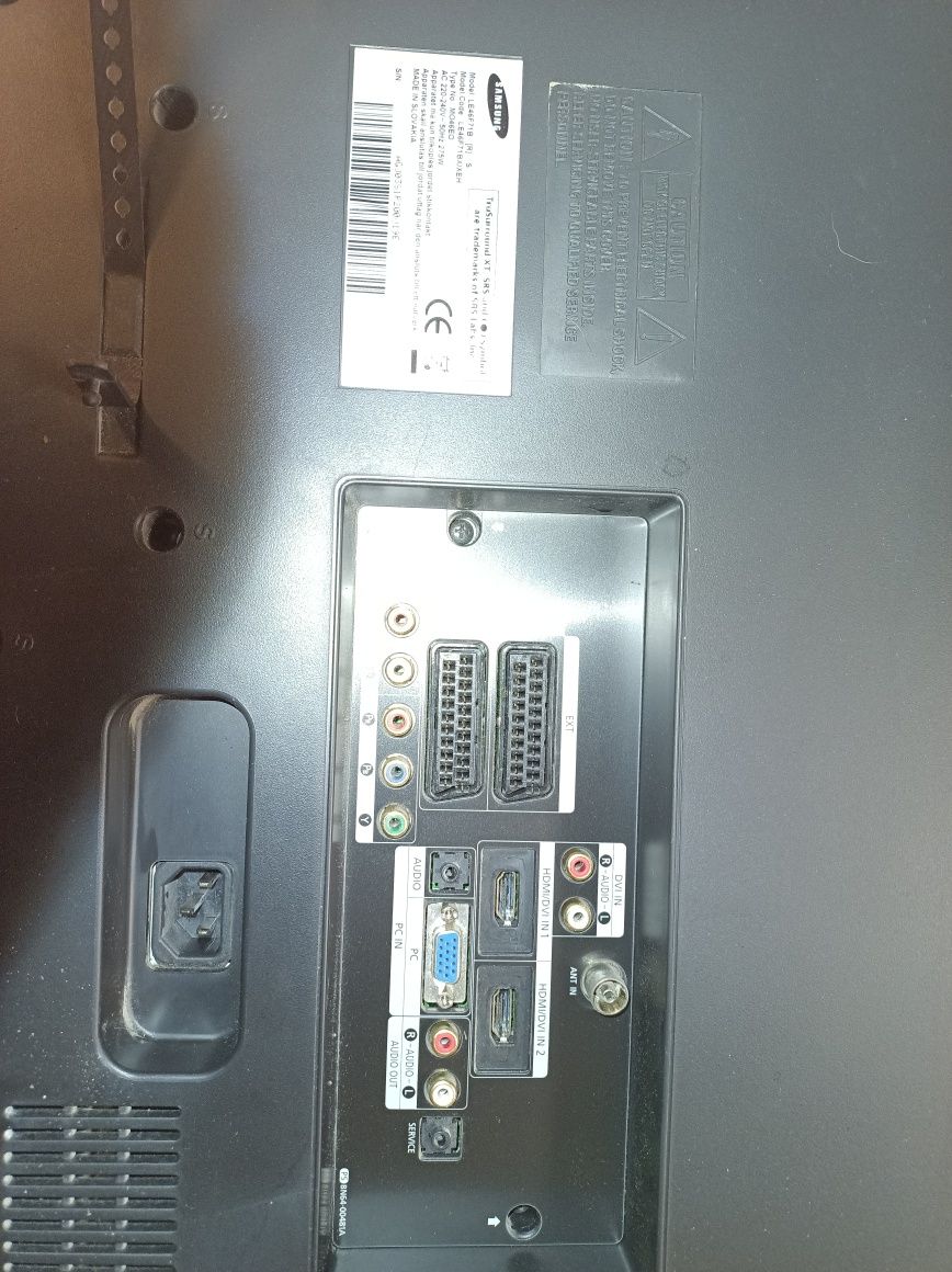 TV LCD 46 cali LE46F71B Samsung nie załącza matryca LTA460HTS-LH1