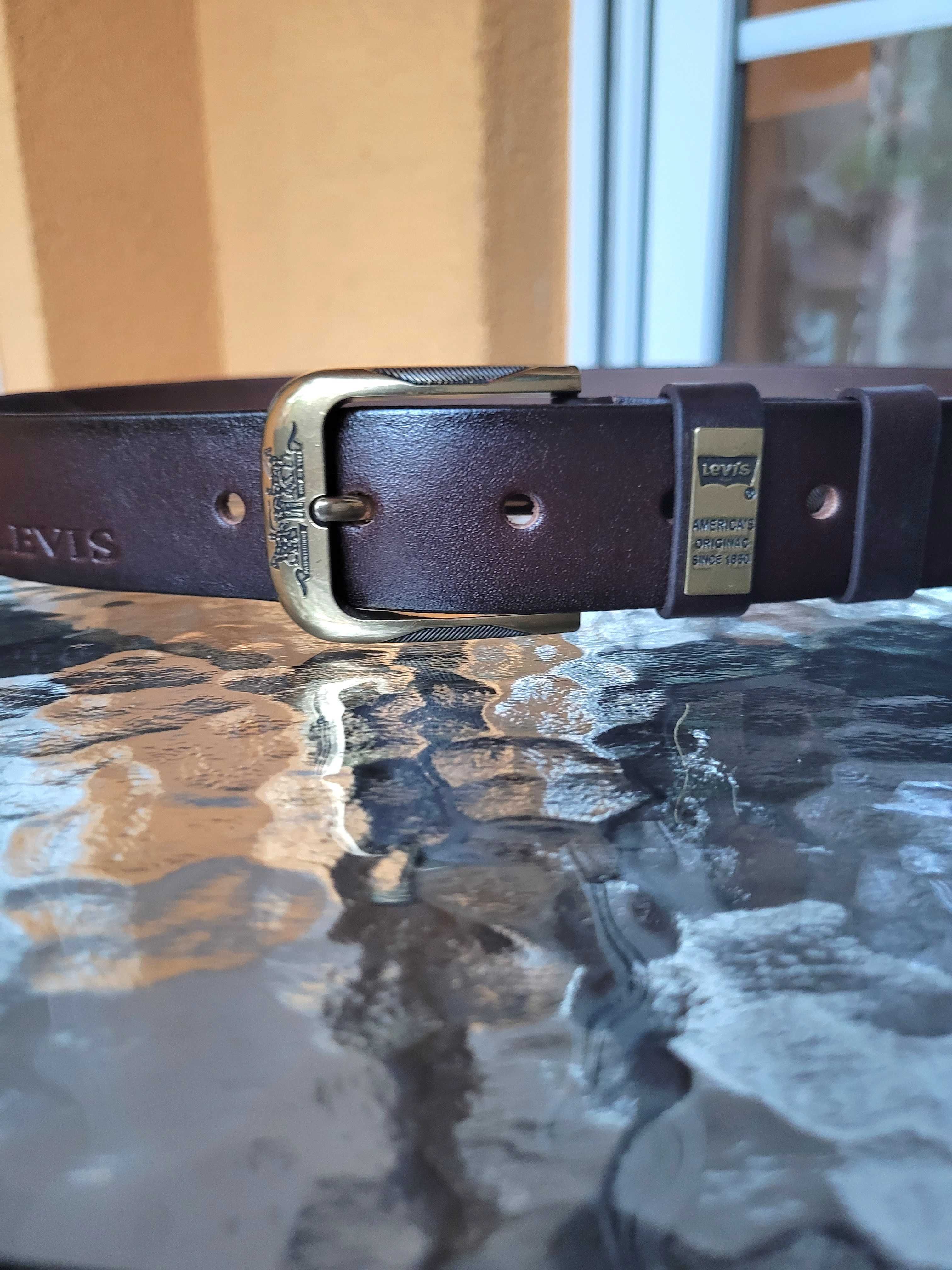 Branzowy męski skozany pasek Levi's 120 cm