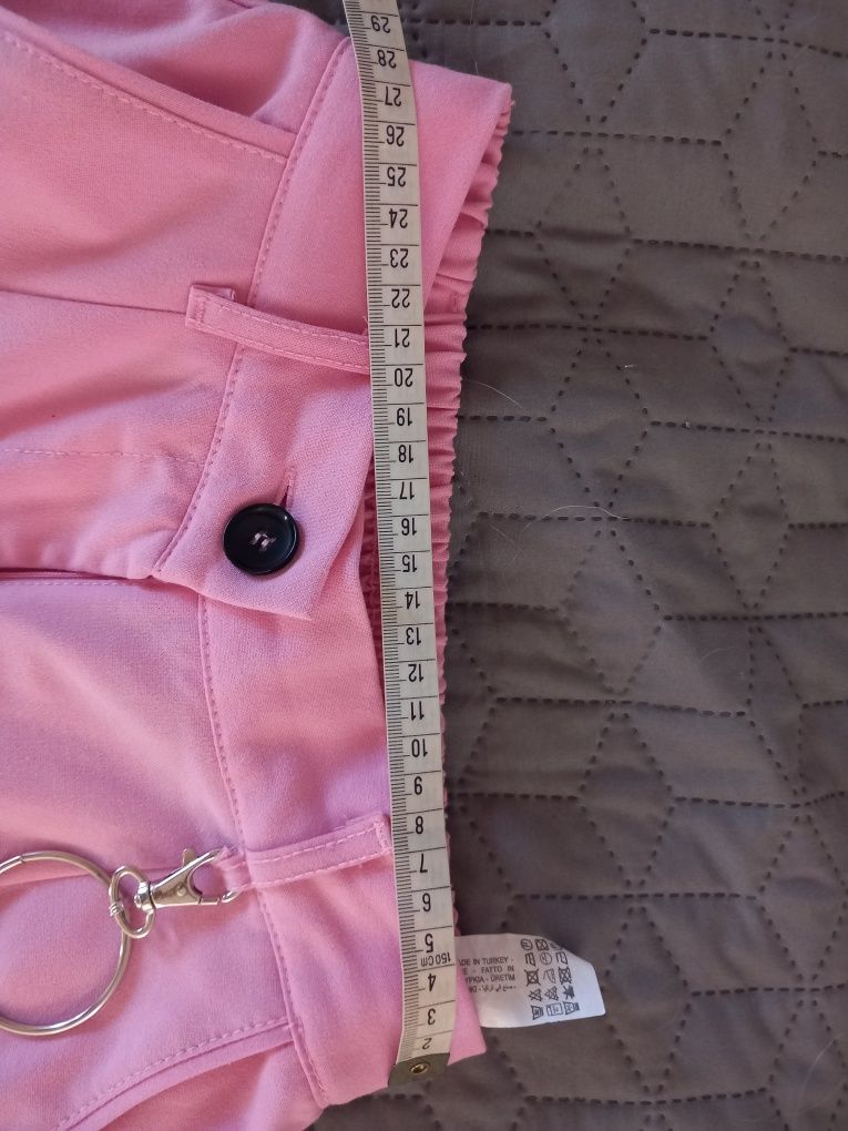 Różowe spodnie, bojówki z łańcuszkiem, Bershka, roz. XS 34