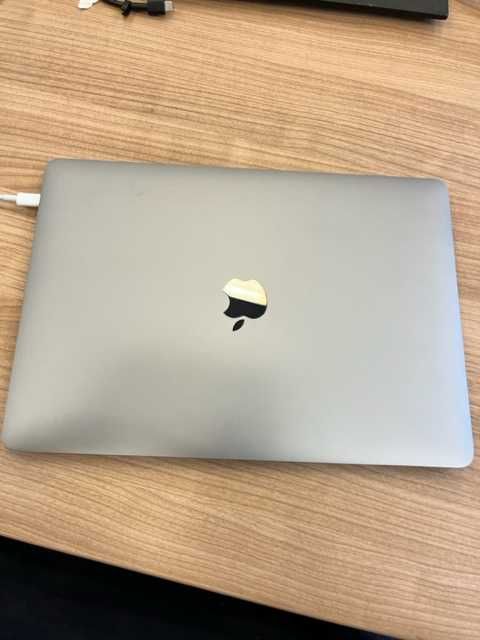 MacBook Pro 13-inch, I7/32GB/2TB, 391 cycl.