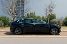 Tesla Model 3 Long-Range Dual Motor AWD