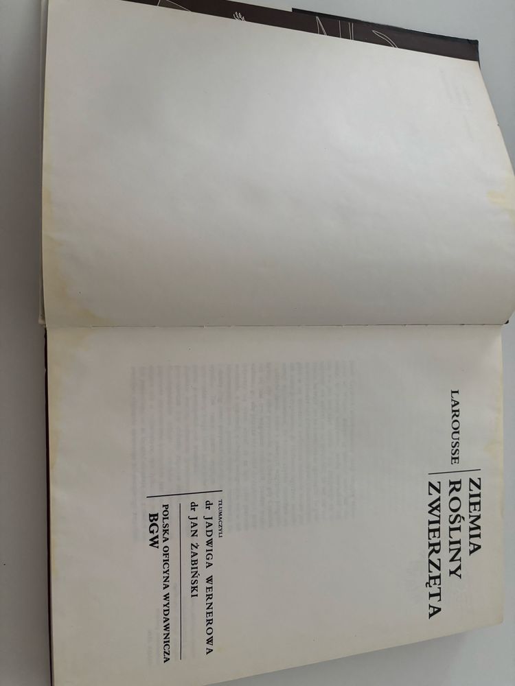 „Ziemia, rośliny, zwierzęta” Larousse
