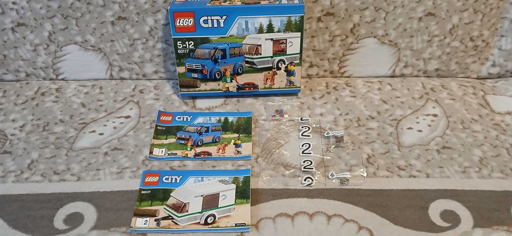 Klocki Lego City (60117) Van z przyczepą kampingową - stan jak nowy