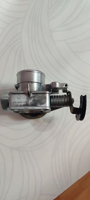 Дроссельная заслонка Тойота.  Оригинал  !