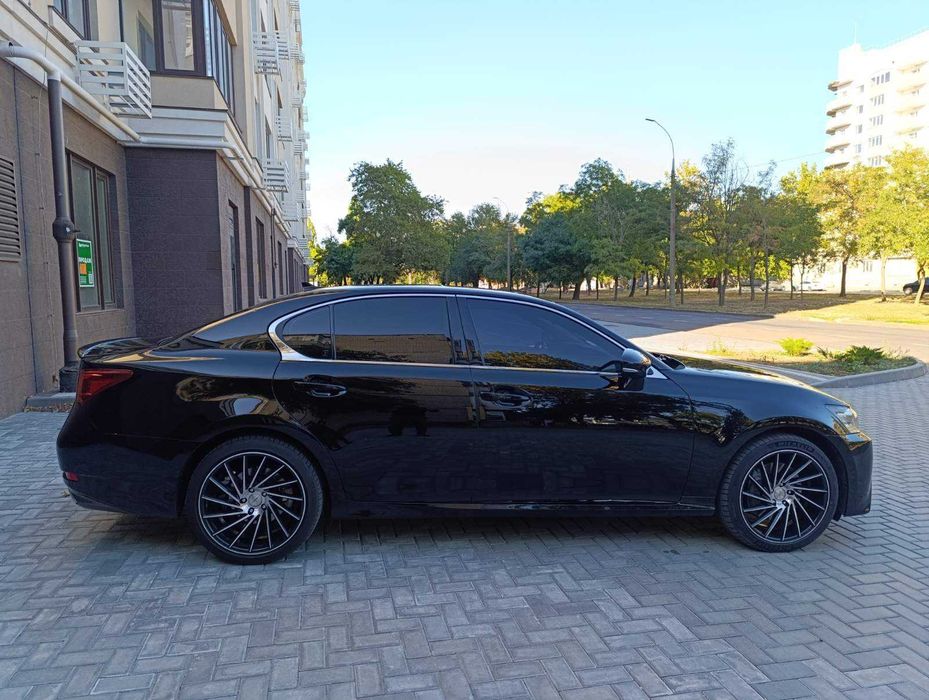 Lexus GS 350 2014 року 3.5 л. /бензин