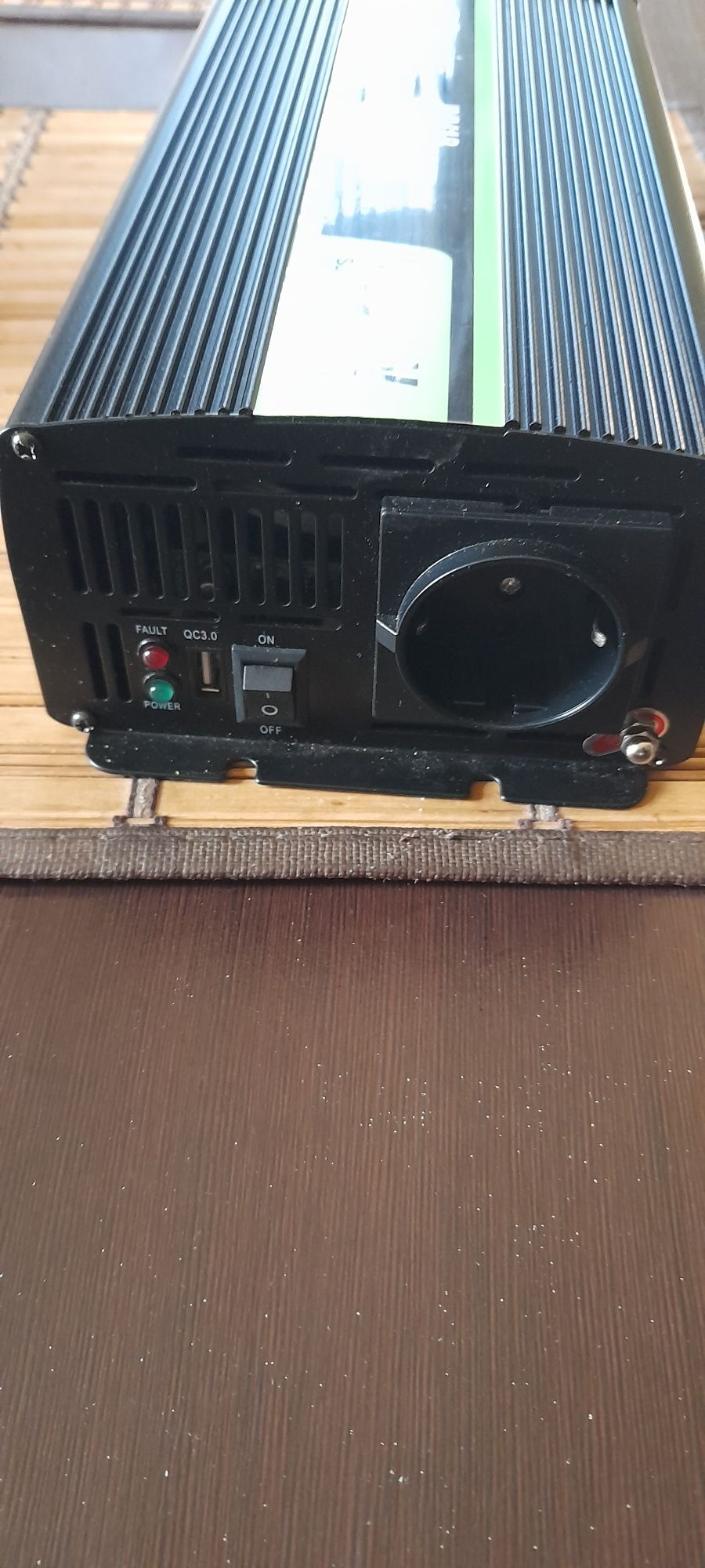Инвектор 24 в 220 в  2000 w