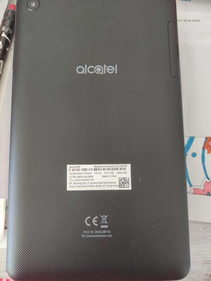 Tablet Alcatel com Teclado na capa