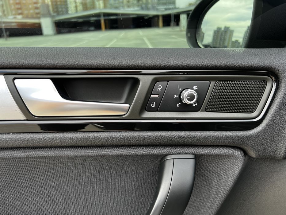Офіційний Volkswagen Touareg 2012, 3.0 TDI, CRCA 245 к.с.