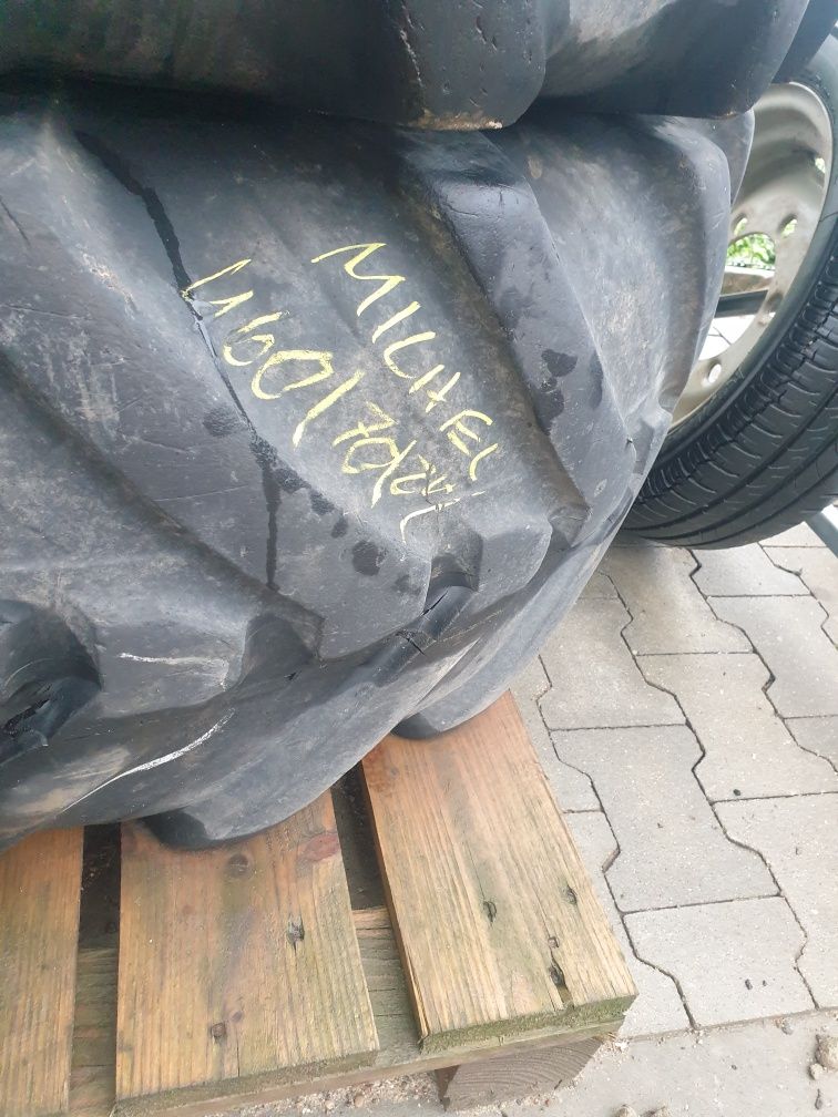 Opona ładowarki Michelin 460 70 r24 460/70 r24 17.5 (2040)