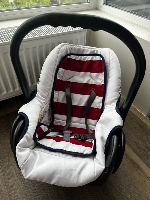 Дитяче автокрісло